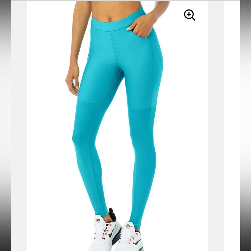 ALO High-Waist Airlift 4 Pocket Utility Legging in Size Small